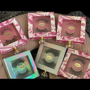 Lashes with FREE GIFT 🎁